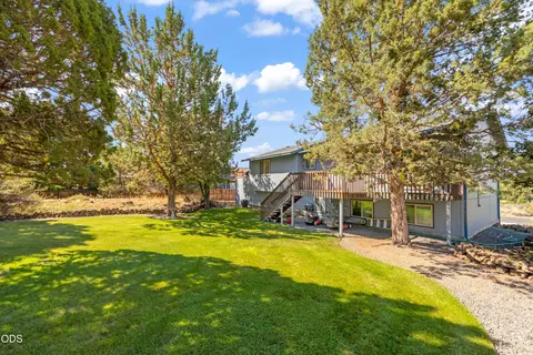 Exterior - 63552 Boyd Acres Rd, Bend, OR 97701 photo 2 of 7