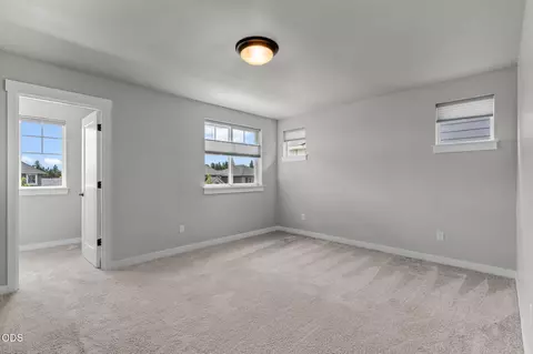 Bedroom - 61624 SE Depot Loop, Bend, OR 97702 photo 2 of 7