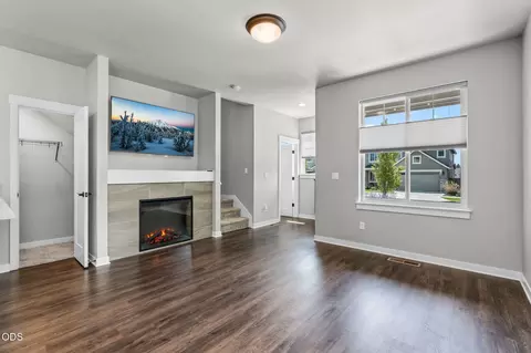 Living - 61624 SE Depot Loop, Bend, OR 97702 photo 2 of 6