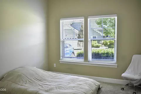 Bedroom - 94 Skyhawk Dr, Eagle Point, OR 97524 photo 2 of 2