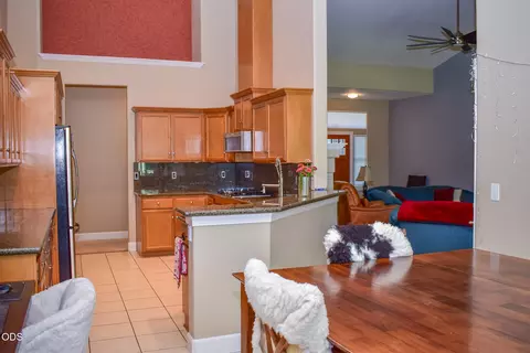 Kitchen - 94 Skyhawk Dr, Eagle Point, OR 97524 photo 1 of 2