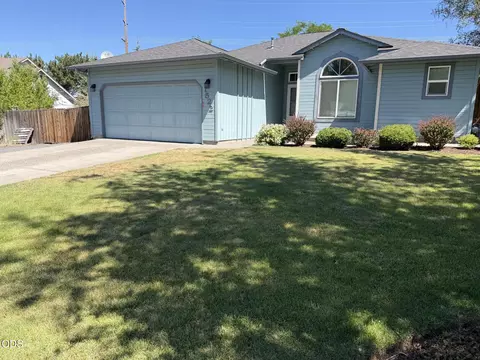 1522 NE Locksley Dr, Bend, OR 97701