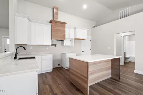 Kitchen - 46054 Mckay Creek Rd, Pendleton, OR 97801 photo 6 of 8