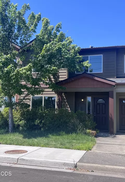 7657 24th St, White City, OR 97503