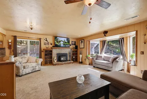 Living - 4184 Evans Creek Rd, Rogue River, OR 97537 photo 1 of 3