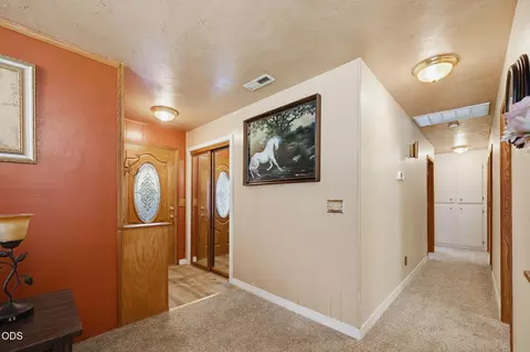 Entry Way - 4184 Evans Creek Rd, Rogue River, OR 97537 photo 2 of 2