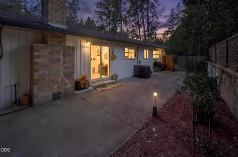 Exterior - 4184 Evans Creek Rd, Rogue River, OR 97537 photo 25 of 28