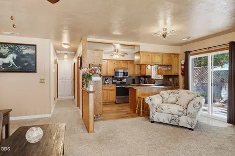 Entry Way - 4184 Evans Creek Rd, Rogue River, OR 97537 photo 1 of 2