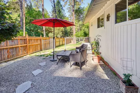 Exterior - 4184 Evans Creek Rd, Rogue River, OR 97537 photo 9 of 28