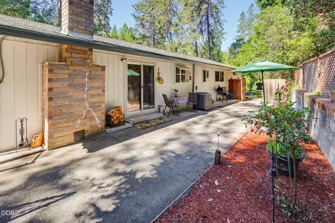 Exterior - 4184 Evans Creek Rd, Rogue River, OR 97537 photo 17 of 28