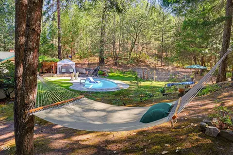 Exterior - 4184 Evans Creek Rd, Rogue River, OR 97537 photo 2 of 28