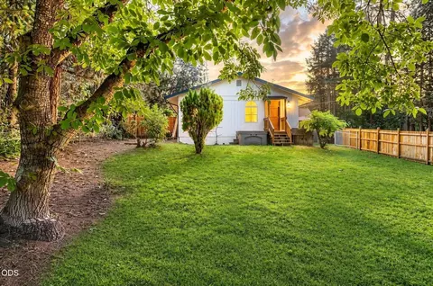 Exterior - 4184 Evans Creek Rd, Rogue River, OR 97537 photo 24 of 28