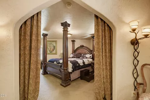 Bedroom - 4184 Evans Creek Rd, Rogue River, OR 97537 photo 2 of 5