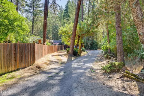 Exterior - 4184 Evans Creek Rd, Rogue River, OR 97537 photo 7 of 28