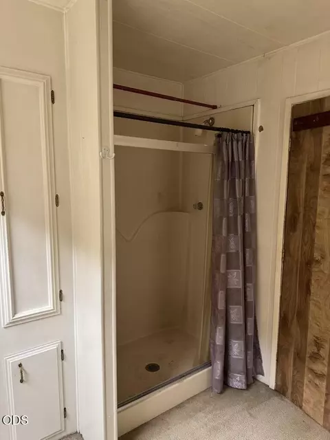 Bath - 52720 Wayside Loop, La Pine, OR 97739 photo 2 of 4