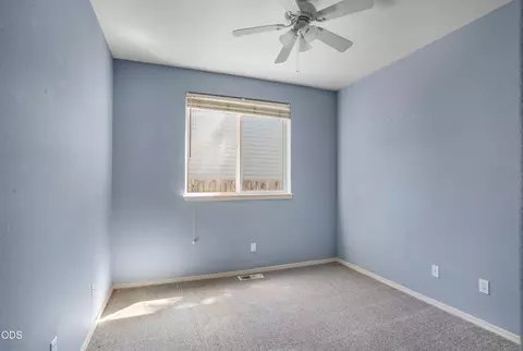 Bedroom - 1083 SE Shadowood Dr, Bend, OR 97702 photo 1 of 4