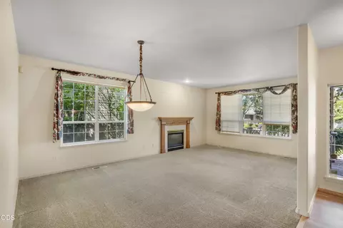 Living - 1083 SE Shadowood Dr, Bend, OR 97702 photo 1 of 4