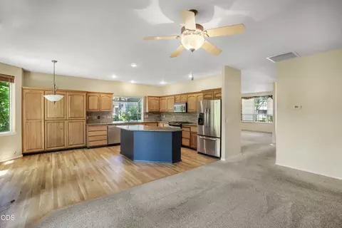 Kitchen - 1083 SE Shadowood Dr, Bend, OR 97702 photo 1 of 4