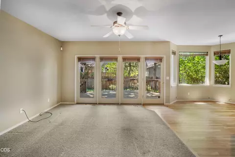 Living - 1083 SE Shadowood Dr, Bend, OR 97702 photo 3 of 4