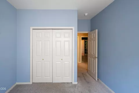 Bedroom - 1083 SE Shadowood Dr, Bend, OR 97702 photo 2 of 4