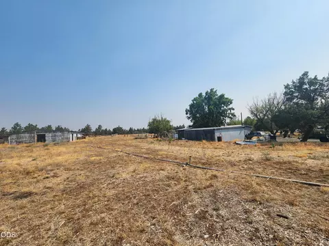 Exterior - 65665 SW 61st St, Bend, OR 97703 photo 8 of 10