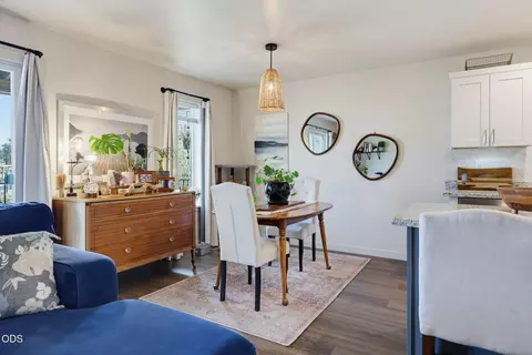 Dining - 249 Dano Dr, Phoenix, OR 97535 photo 1 of 1
