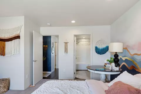 Bedroom - 249 Dano Dr, Phoenix, OR 97535 photo 2 of 3