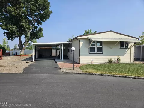 2385 Table Rock Rd #SPC 102, Medford, OR 97501