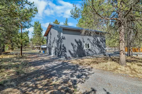 Exterior - 15920 Frances Ln, La Pine, OR 97739 photo 8 of 17