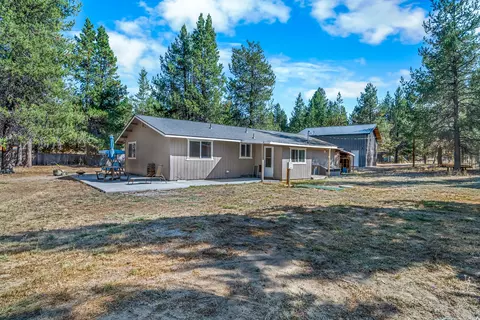 Exterior - 15920 Frances Ln, La Pine, OR 97739 photo 11 of 17