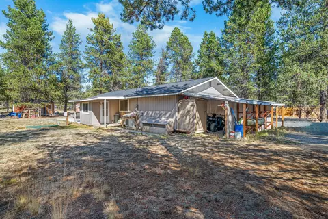 Exterior - 15920 Frances Ln, La Pine, OR 97739 photo 10 of 17