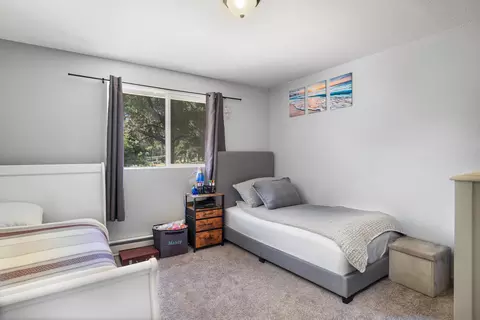 Bedroom - 15920 Frances Ln, La Pine, OR 97739 photo 2 of 3