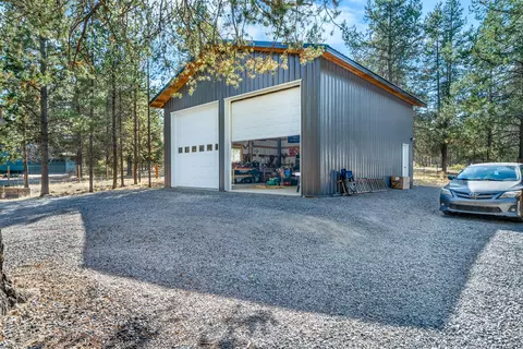 Exterior - 15920 Frances Ln, La Pine, OR 97739 photo 3 of 17