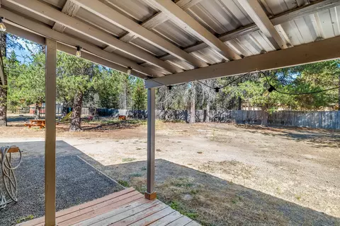 Exterior - 15920 Frances Ln, La Pine, OR 97739 photo 13 of 17