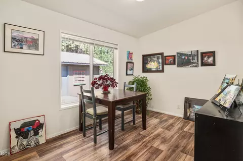 Dining - 17274 Jacinto Rd, Bend, OR 97707 photo 3 of 3