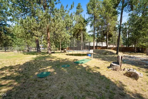 Exterior - 17274 Jacinto Rd, Bend, OR 97707 photo 9 of 11