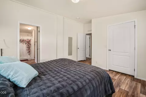 Bedroom - 17274 Jacinto Rd, Bend, OR 97707 photo 1 of 3