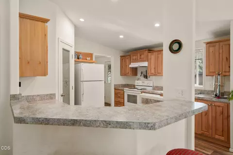 Kitchen - 17274 Jacinto Rd, Bend, OR 97707 photo 1 of 3