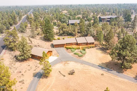View/Area - 64502 Mcgrath Rd, Bend, OR 97701 photo 3 of 4