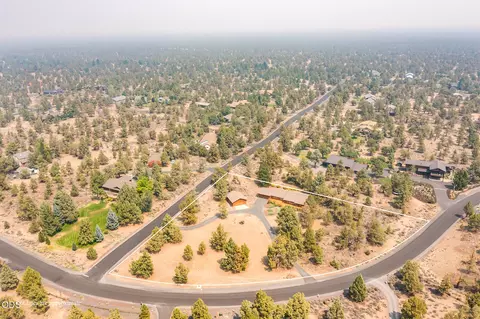 View/Area - 64502 Mcgrath Rd, Bend, OR 97701 photo 2 of 4