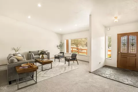 Living - 64502 Mcgrath Rd, Bend, OR 97701 photo 1 of 4