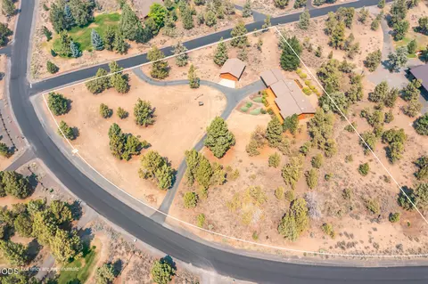 View/Area - 64502 Mcgrath Rd, Bend, OR 97701 photo 4 of 4