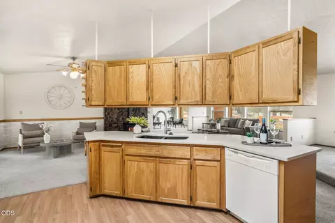 Kitchen - 64502 Mcgrath Rd, Bend, OR 97701 photo 5 of 6