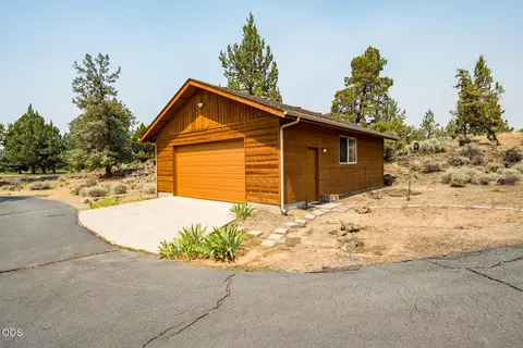 Exterior - 64502 Mcgrath Rd, Bend, OR 97701 photo 7 of 15