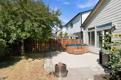 Exterior - 61202 Dayspring Dr, Bend, OR 97702 photo 3 of 6