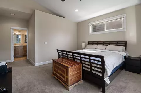 Bedroom - 61202 Dayspring Dr, Bend, OR 97702 photo 2 of 5