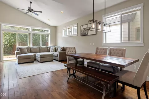 Dining - 61202 Dayspring Dr, Bend, OR 97702 photo 2 of 2