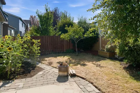 Exterior - 61202 Dayspring Dr, Bend, OR 97702 photo 4 of 6