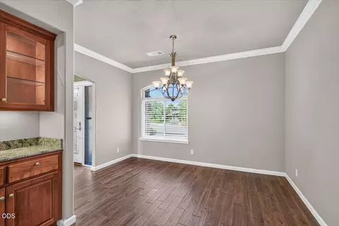 Dining - 9 Aspen Ct, Eagle Point, OR 97524 photo 1 of 3