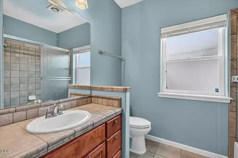 Bath - 9 Aspen Ct, Eagle Point, OR 97524 photo 4 of 6